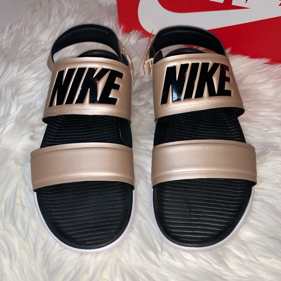 nike tanjun sandals beige